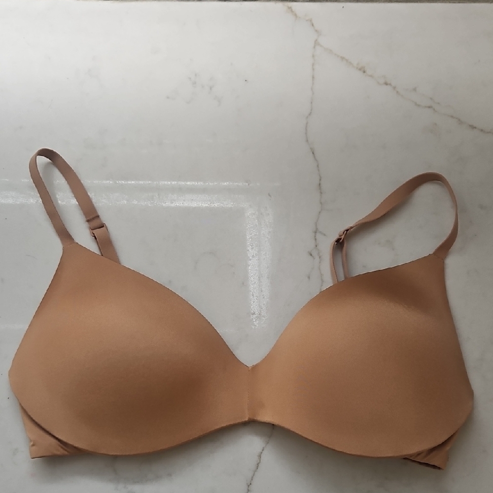 Skims PUSH up Plunge 34C. Seamless Tan Bra